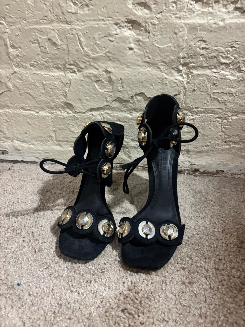 Mercedes Castillo Black Leather Heels Gold Detail Size 6